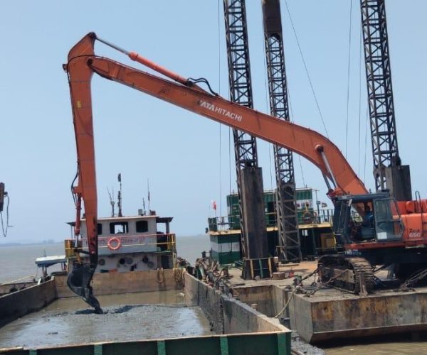 tata hitachi port excavator